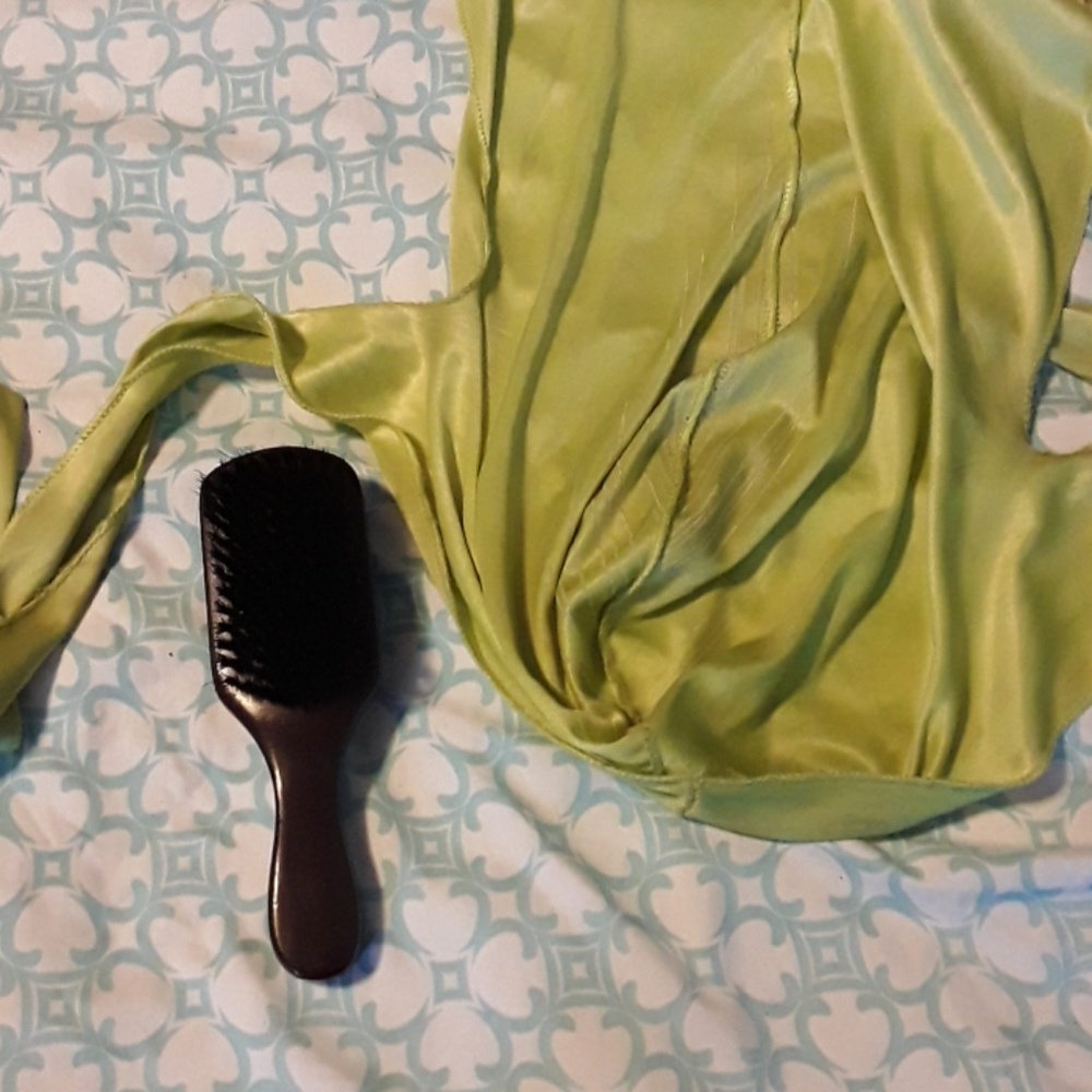 Wave brush (hard and soft) and lime green du rag